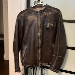 Men’s brown leather bomber jacket.